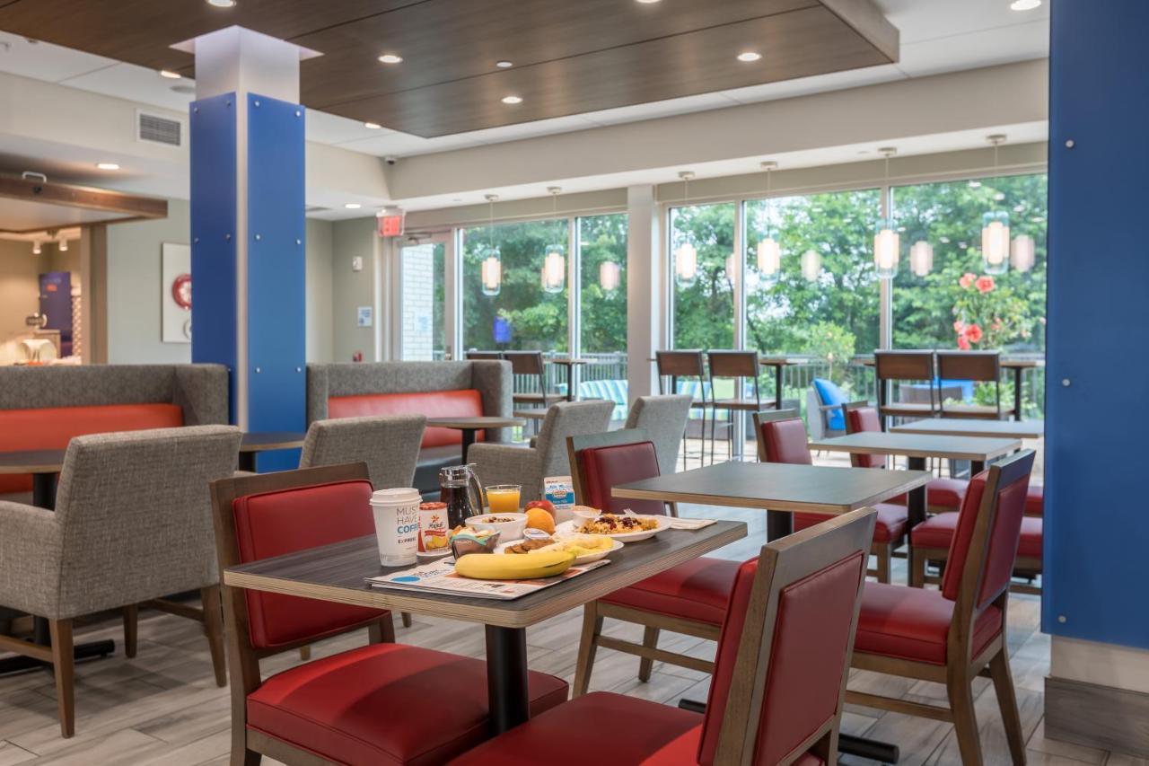 Holiday Inn Express & Suites Greenville S - Piedmont By Ihg Exterior foto