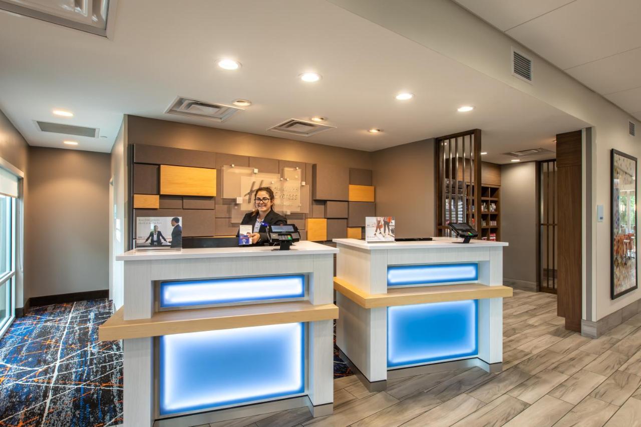 Holiday Inn Express & Suites Greenville S - Piedmont By Ihg Exterior foto