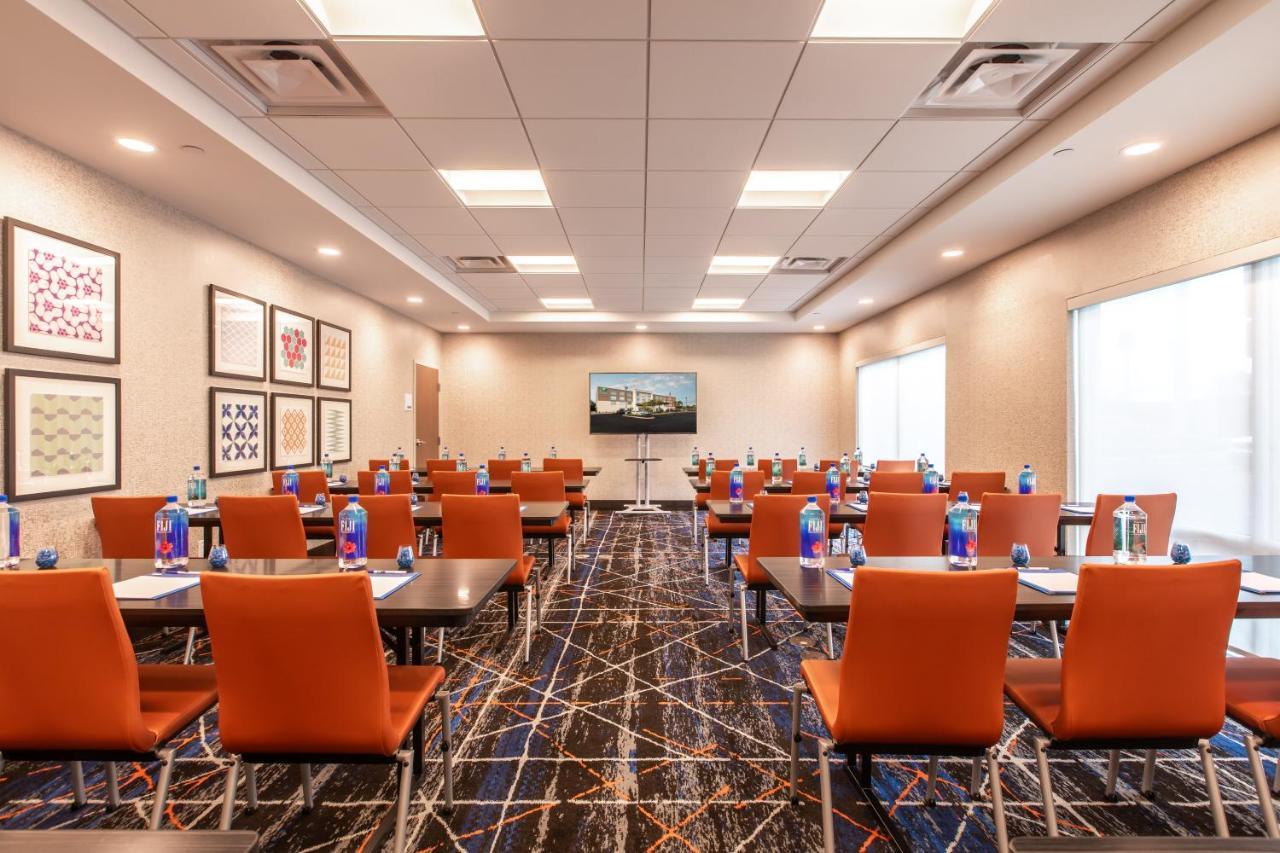 Holiday Inn Express & Suites Greenville S - Piedmont By Ihg Exterior foto