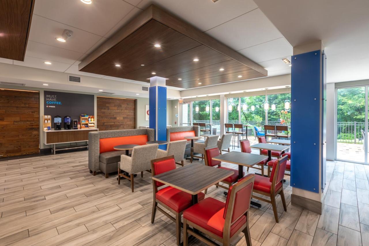 Holiday Inn Express & Suites Greenville S - Piedmont By Ihg Exterior foto